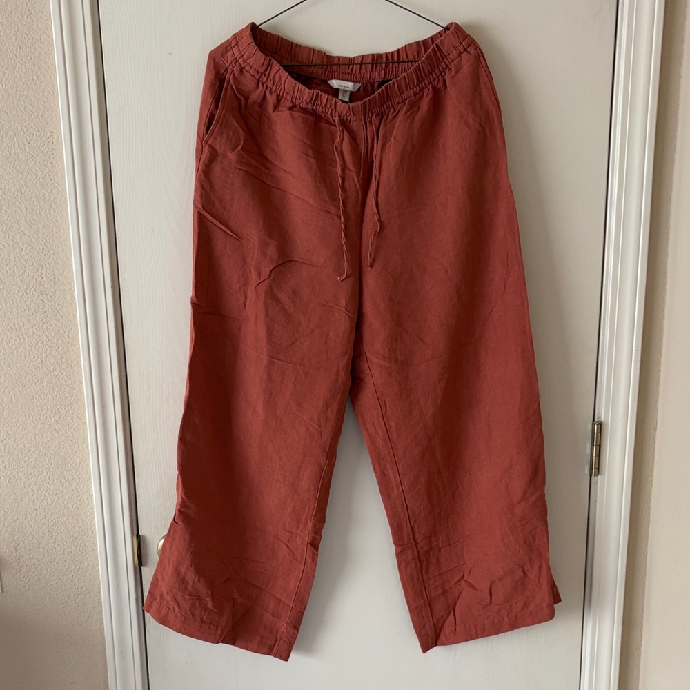 H&M Women’s Cropped Rust Pants | size m
